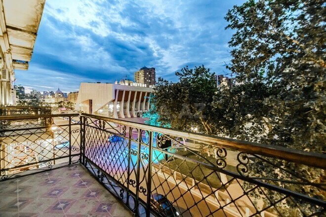 İcarəyə verilir 5 otaqlı köhnə tikili 275 m², 28 May m., photo 5 from 29