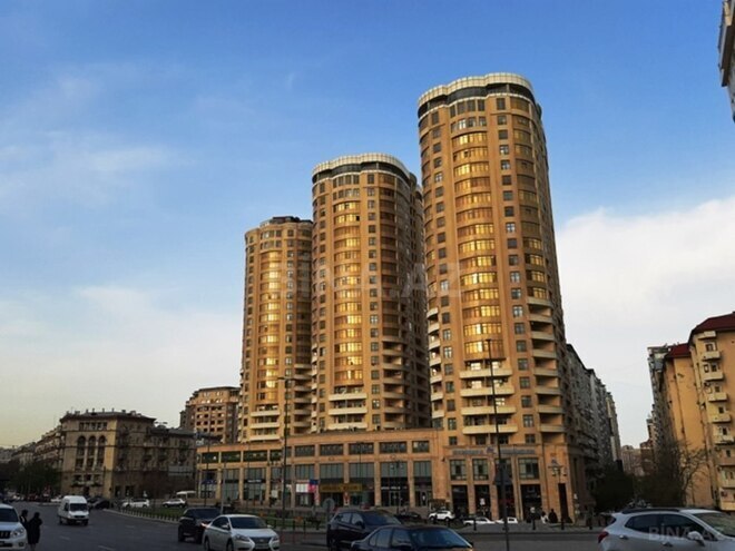 Продаётся 4-комн. новостройка 215 м², м. Низами, photo 1 from 23