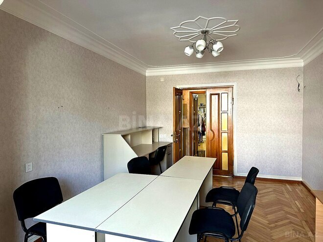 Продаётся 5-комн. вторичка 140 м², м. Кара Караев, photo 13 from 32