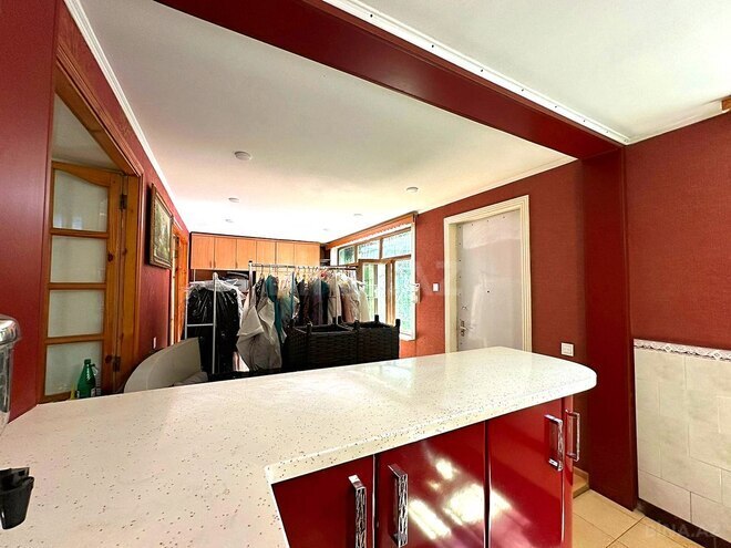 Продаётся 5-комн. вторичка 140 м², м. Кара Караев, photo 20 from 32