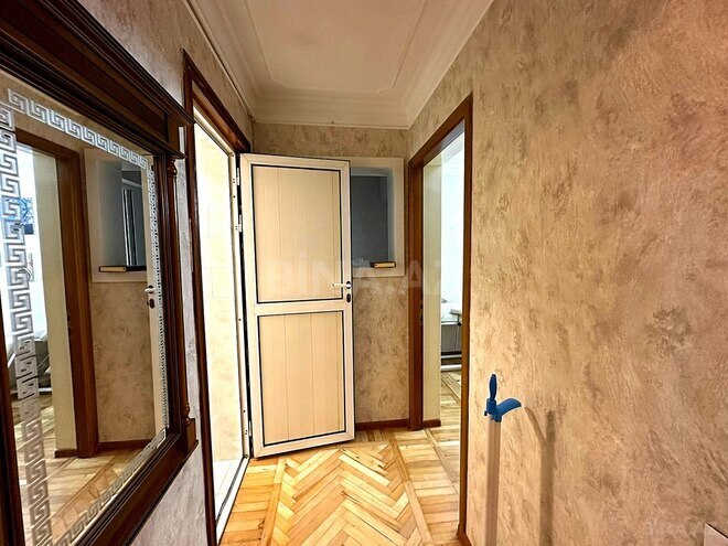 Продаётся 5-комн. вторичка 140 м², м. Кара Караев, photo 10 from 32