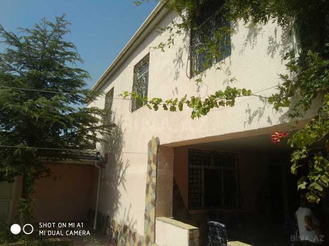 6 otaqlı həyət evi/bağ evi - Novxanı q. - 250 m² (1)