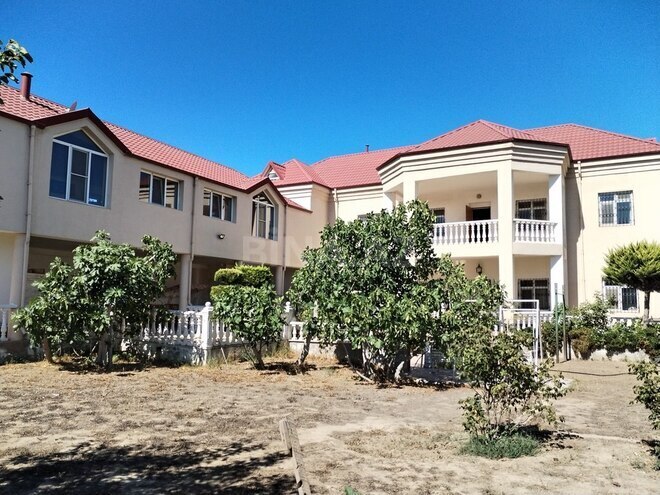 9 otaqlı həyət evi/bağ evi - Şüvəlan q. - 400 m² (1)