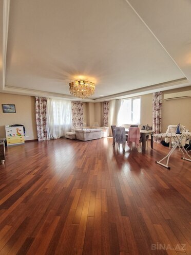 Продаётся 3-комн. новостройка 157 м², Хатаинский р., photo 1 from 12