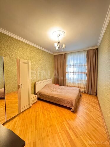 5 otaqlı həyət evi/bağ evi - 7-ci mikrorayon q. - 350 m² (15)