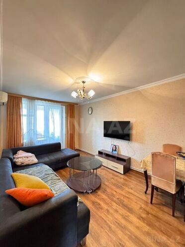 Продаётся 3-комн. вторичка 70 м², м. Элмляр Академиясы, photo 1 from 11