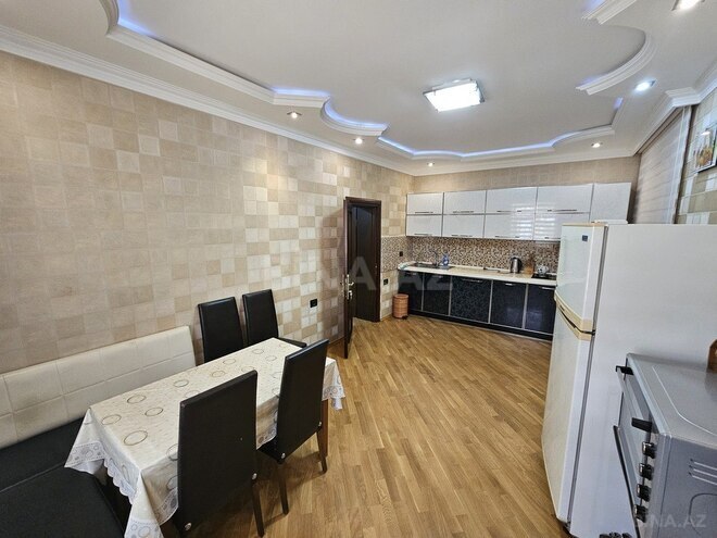 6 otaqlı həyət evi/bağ evi - Şüvəlan q. - 200 m² (8)