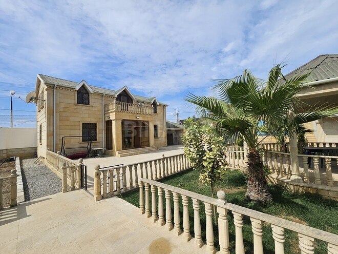 6 otaqlı həyət evi/bağ evi - Şüvəlan q. - 200 m² (1)
