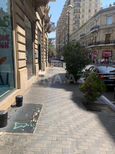 İcarəyə verilir 7 otaqlı köhnə tikili 350 m², Sahil m., photo 31 from 32
