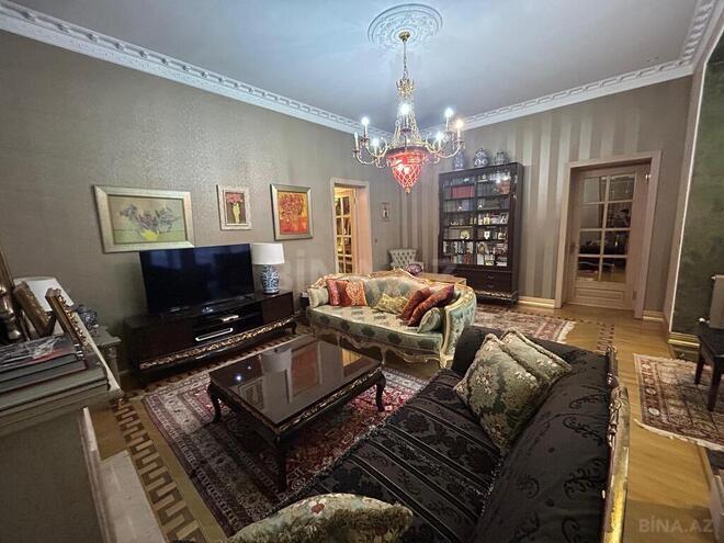 Продаётся 6-комн. вторичка 280.5 м², м. Ичеришехер, photo 1 from 26