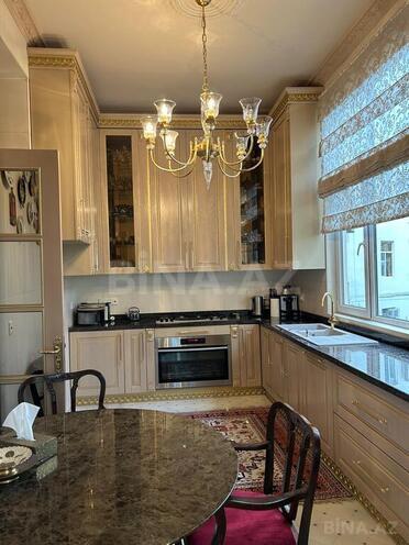 Продаётся 6-комн. вторичка 280.5 м², м. Ичеришехер, photo 22 from 26