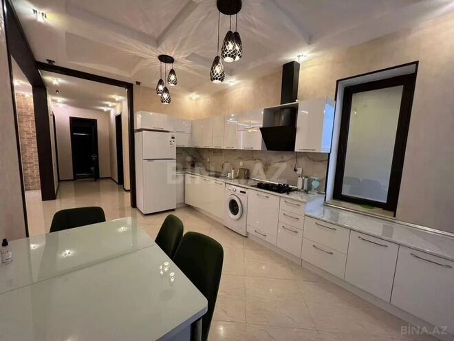 4 otaqlı həyət evi/bağ evi - Mərdəkan q. - 250 m² (2)