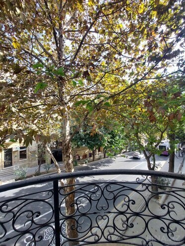 Продаётся 8-комн. офис 403 м², м. Ичеришехер, photo 3 from 18