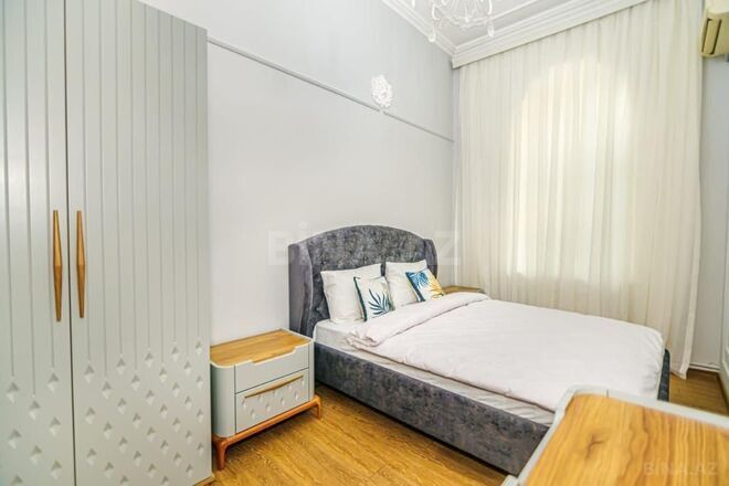 Satılır 5 otaqlı köhnə tikili 180 m², Sahil m., photo 17 from 29