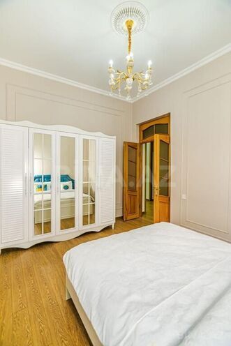 Satılır 5 otaqlı köhnə tikili 180 m², Sahil m., photo 10 from 29