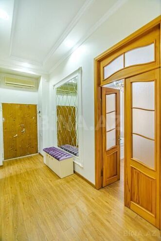 Satılır 5 otaqlı köhnə tikili 180 m², Sahil m., photo 26 from 29