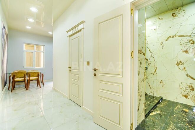 Satılır 5 otaqlı köhnə tikili 180 m², Sahil m., photo 12 from 29