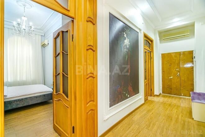 Satılır 5 otaqlı köhnə tikili 180 m², Sahil m., photo 7 from 29