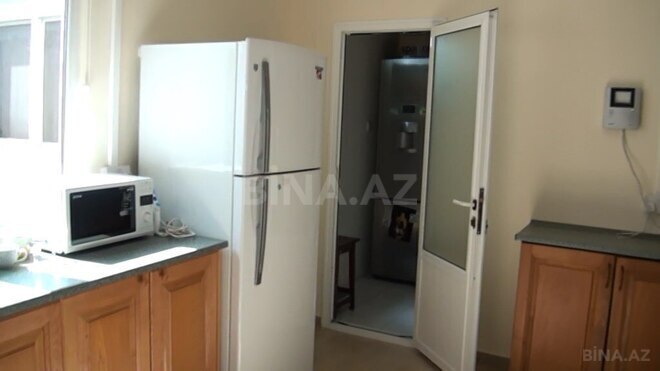 Satılır 6 otaqlı köhnə tikili 240 m², Sahil m., photo 10 from 30