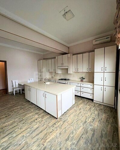 Продаётся 5-комн. вторичка 250 м², м. Ичеришехер, photo 3 from 19
