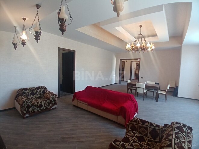 4 otaqlı həyət evi/bağ evi - Şüvəlan q. - 167 m² (28)