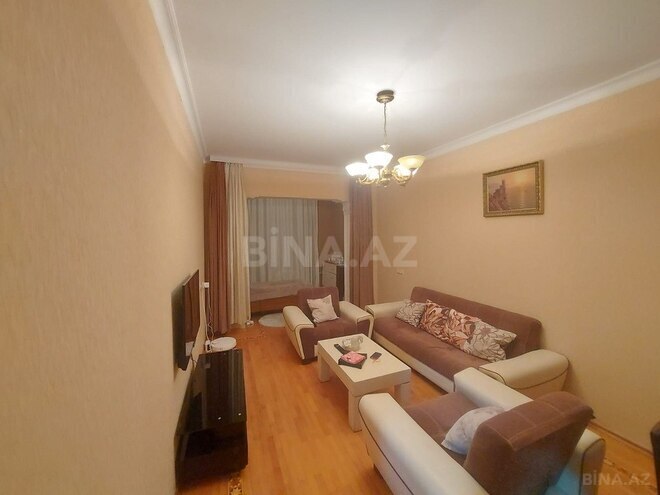 3 otaqlı köhnə tikili - 9-cu mikrorayon q. - 101 m² (1)