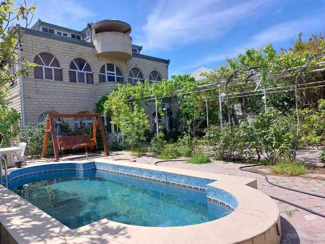 5 otaqlı həyət evi/bağ evi - Buzovna q. - 300 m² (1)