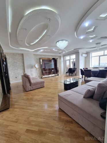 Продаётся 3-комн. новостройка 143 м², Бинагадинский р., photo 1 from 32