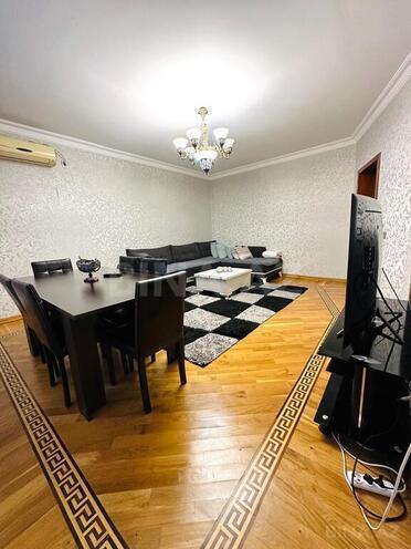 6 otaqlı həyət evi/bağ evi - Qaraçuxur q. - 200 m² (11)