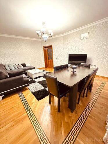 6 otaqlı həyət evi/bağ evi - Qaraçuxur q. - 200 m² (12)