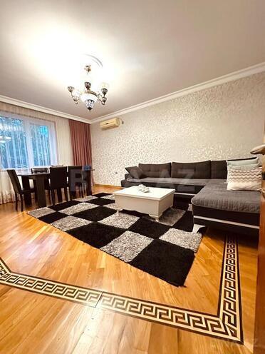 6 otaqlı həyət evi/bağ evi - Qaraçuxur q. - 200 m² (15)