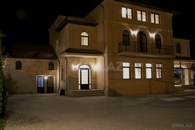 6 otaqlı həyət evi/bağ evi - Şüvəlan q. - 400 m² (23)