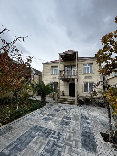 7 otaqlı həyət evi/bağ evi - Qaraçuxur q. - 200 m² (1)