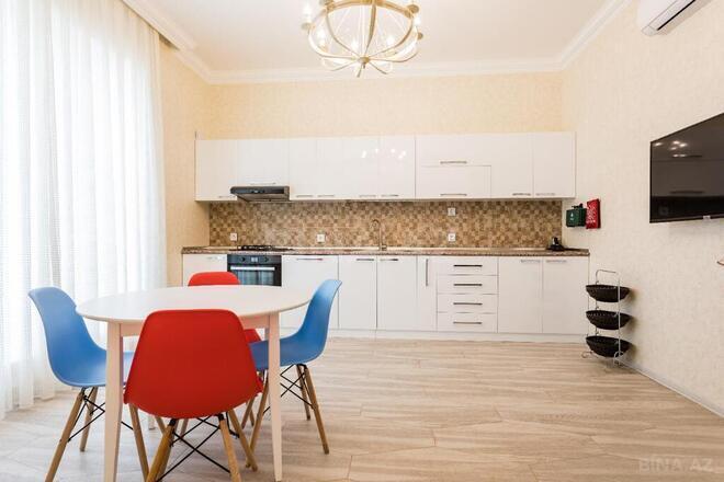 4 otaqlı həyət evi/bağ evi - Mərdəkan q. - 160 m² (3)