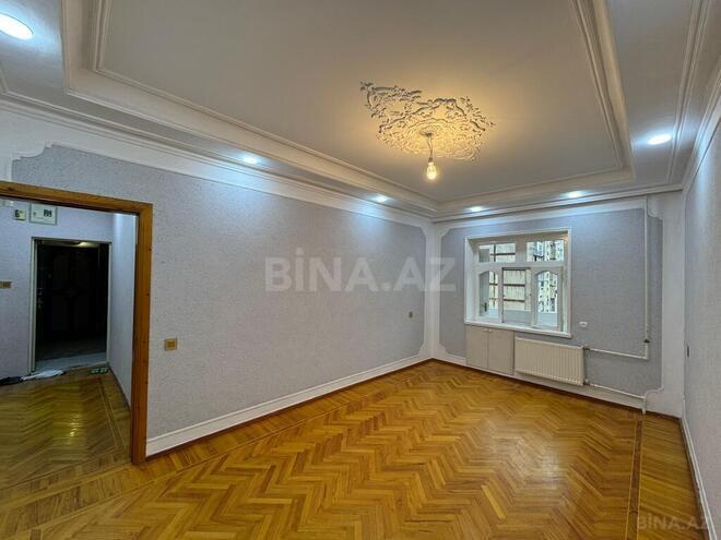 3 otaqlı köhnə tikili - Yeni Günəşli q. - 90 m² (2)