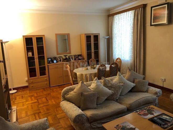 Satılır 3 otaqlı köhnə tikili 108 m², İçəri Şəhər m., photo 6 from 15