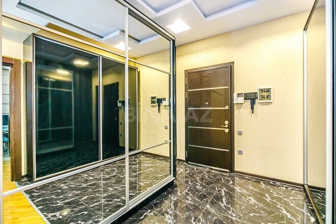 4-комн. новостройка - м. 28 мая - 210 м² (29)