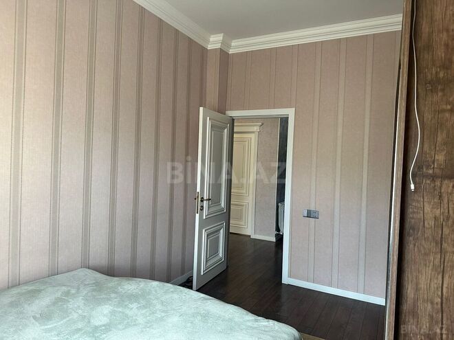 5 otaqlı həyət evi/bağ evi - Bakıxanov q. - 200 m² (19)