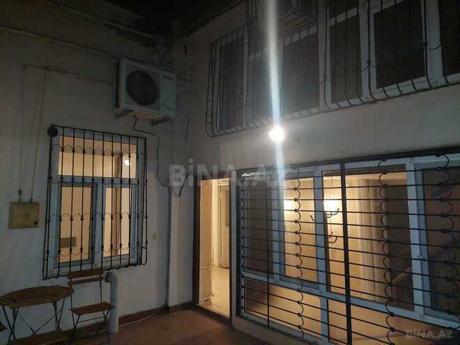 6 otaqlı həyət evi/bağ evi - 28 May m. - 160 m² (1)