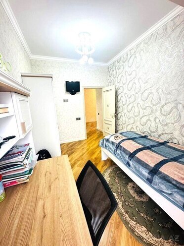 3-комн. новостройка - м. 28 мая - 100 м² (7)