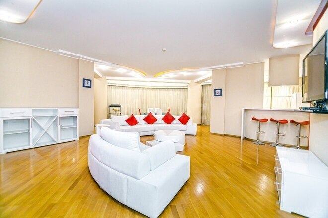 4 otaqlı yeni tikili - 28 May m. - 200 m² (1)