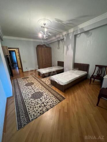 3-комн. новостройка - м. 28 мая - 120 м² (5)