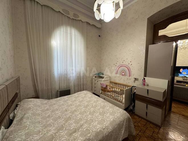 Satılır 7 otaqlı köhnə tikili 280 m², Sahil m., photo 30 from 31