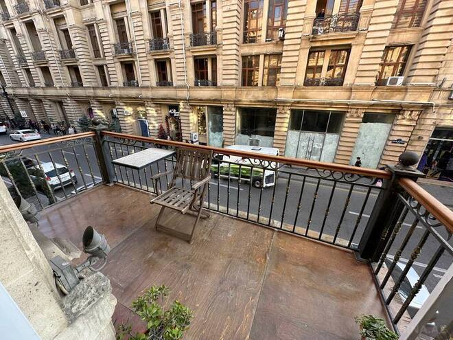 Satılır 7 otaqlı köhnə tikili 280 m², Sahil m., photo 11 from 31