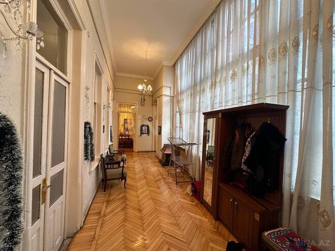 Satılır 7 otaqlı köhnə tikili 280 m², Sahil m., photo 3 from 31