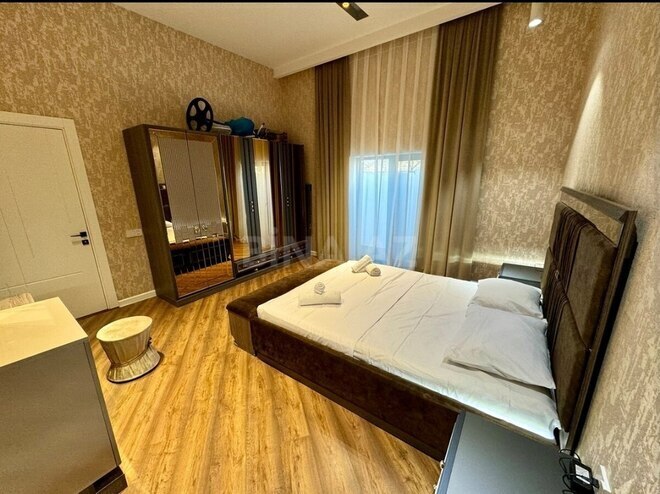 4 otaqlı həyət evi/bağ evi - Şüvəlan q. - 368 m² (15)
