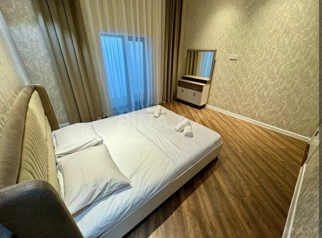 4 otaqlı həyət evi/bağ evi - Şüvəlan q. - 368 m² (18)