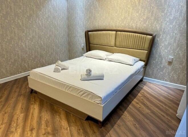 4 otaqlı həyət evi/bağ evi - Şüvəlan q. - 368 m² (17)