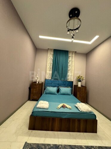 4 otaqlı həyət evi/bağ evi - Novxanı q. - 400 m² (23)
