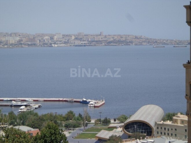 Сдаётся 2-комн. вторичка 60 м², м. Ичеришехер, photo 1 from 12